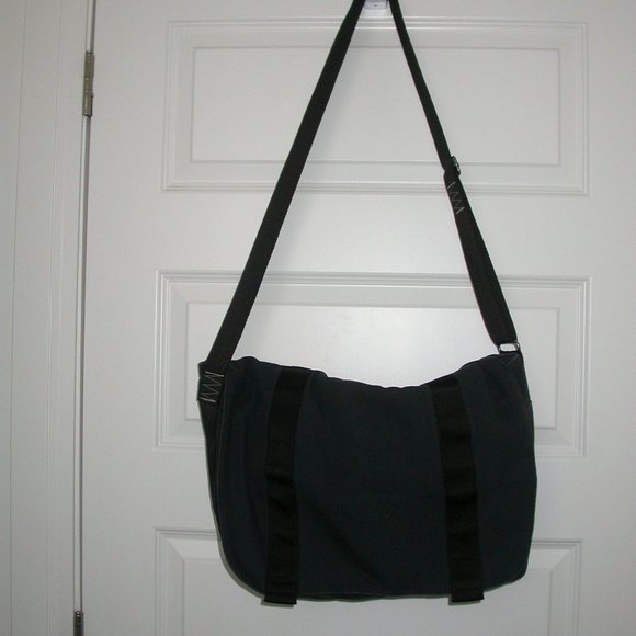 Black Converse Laptop Bag - Picture 1 of 13